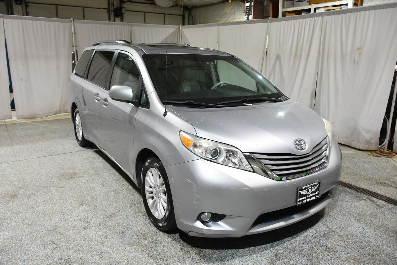 Toyota Sienna XLE FWD 8-Passenger V6 2012