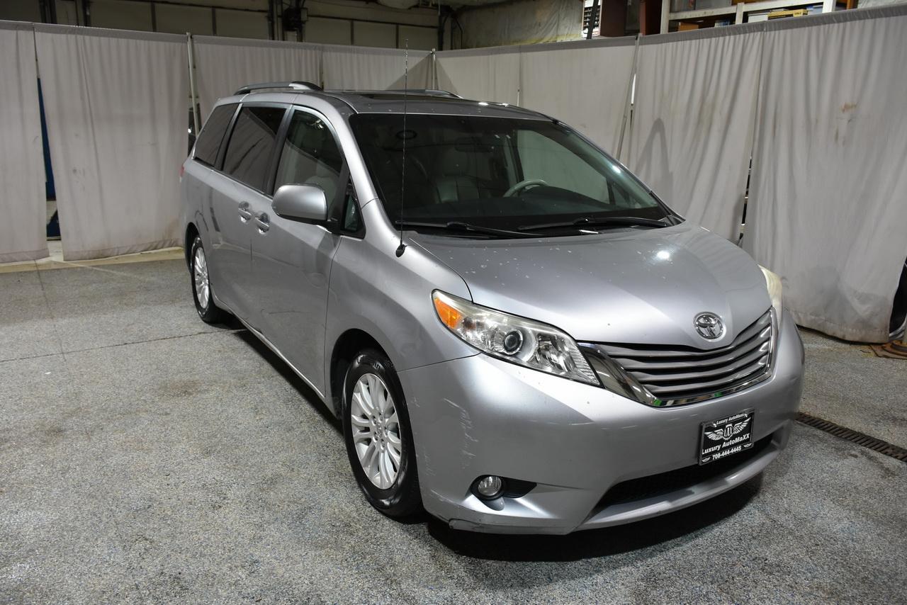 Toyota Sienna XLE FWD 8-Passenger V6 2012