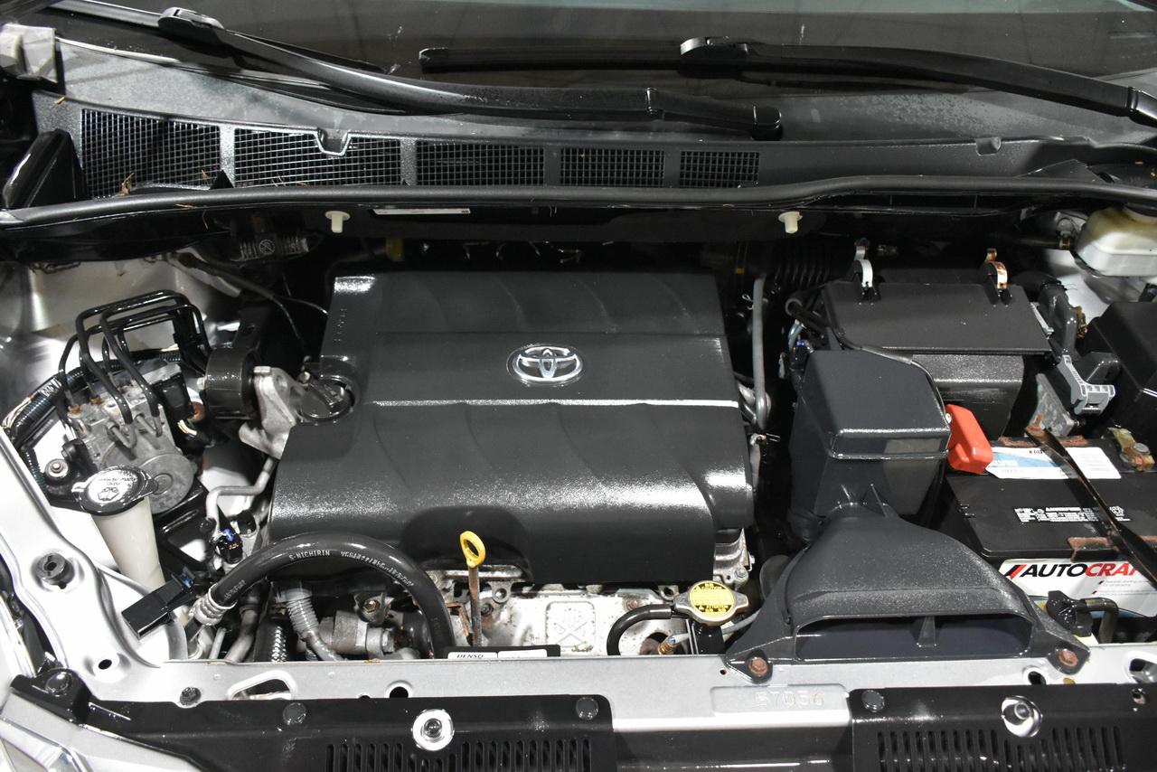 Toyota Sienna XLE FWD 8-Passenger V6 2012