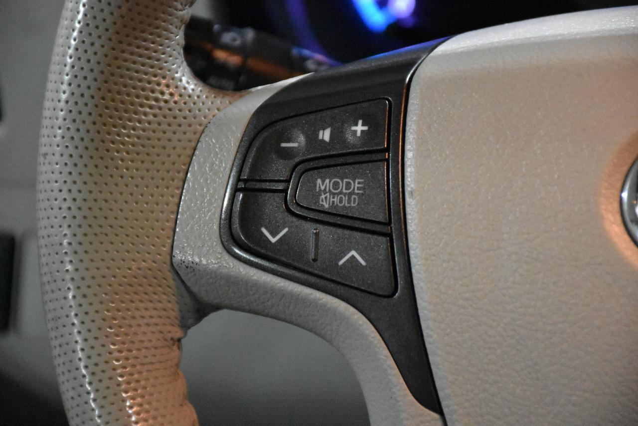 Toyota Sienna XLE FWD 8-Passenger V6 2012