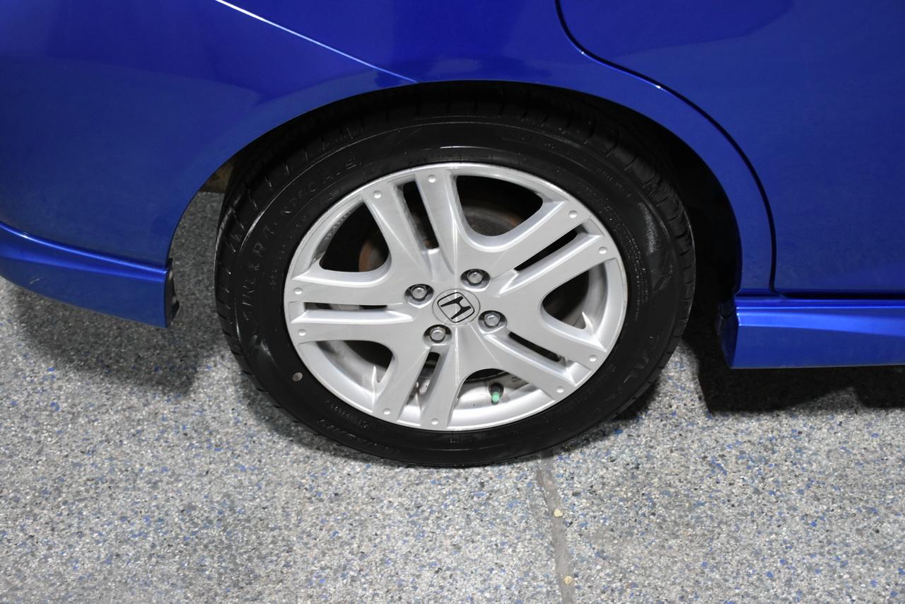 Honda Fit Sport 5-Speed AT 2007