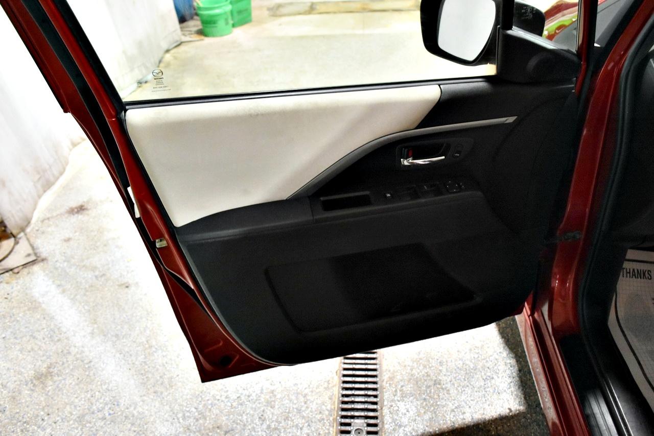 Mazda MAZDA5 Touring 2014
