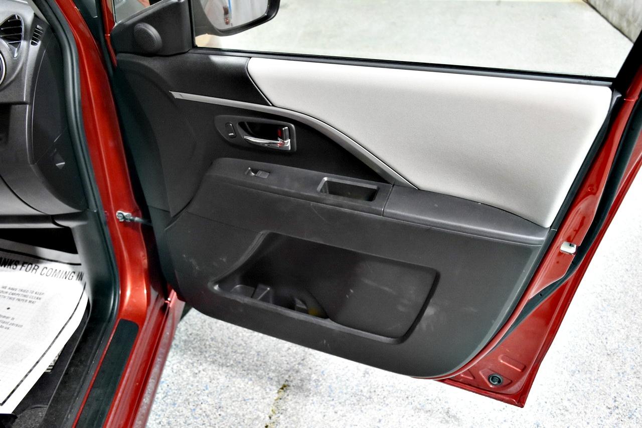 Mazda MAZDA5 Touring 2014