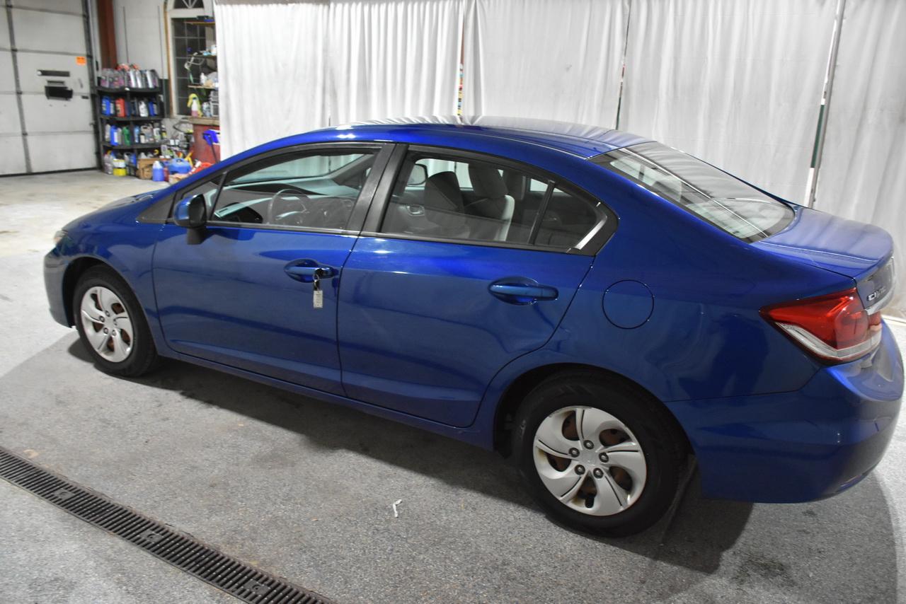 Honda Civic LX Sedan 5-Speed AT 2013