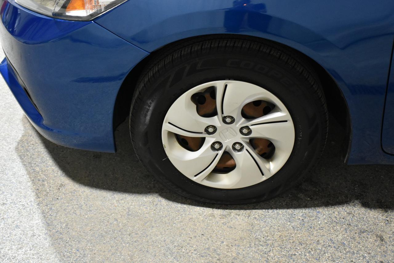Honda Civic LX Sedan 5-Speed AT 2013