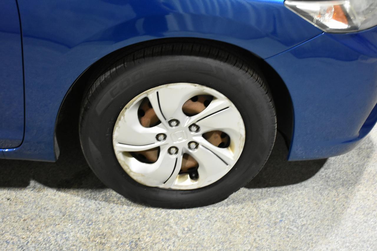 Honda Civic LX Sedan 5-Speed AT 2013
