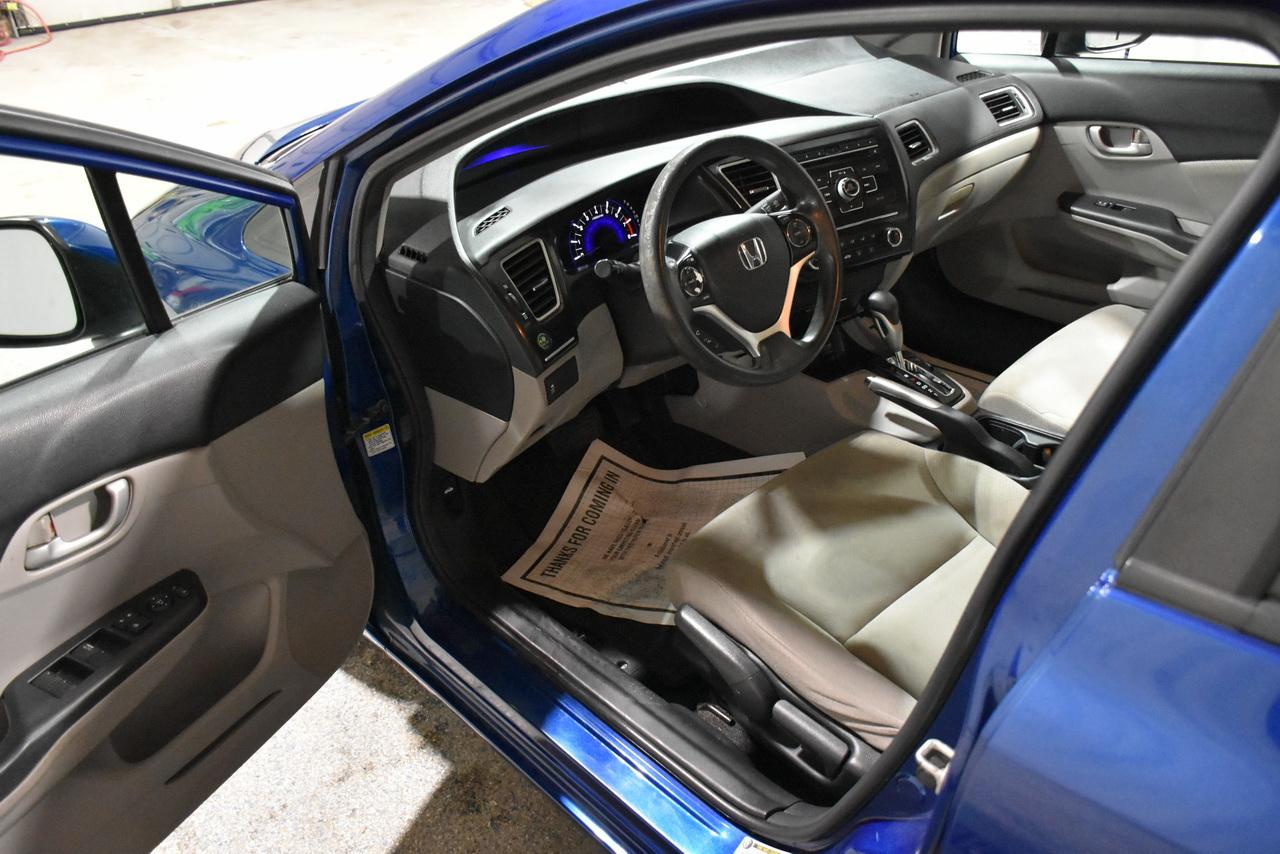 Honda Civic LX Sedan 5-Speed AT 2013