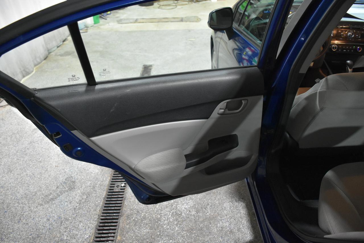 Honda Civic LX Sedan 5-Speed AT 2013