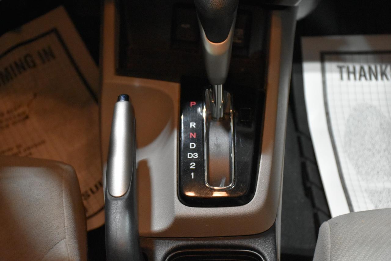 Honda Civic LX Sedan 5-Speed AT 2013