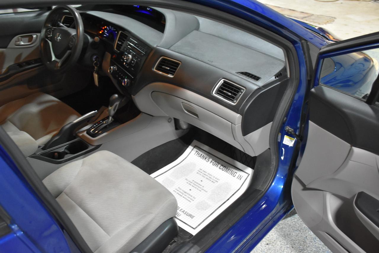 Honda Civic LX Sedan 5-Speed AT 2013