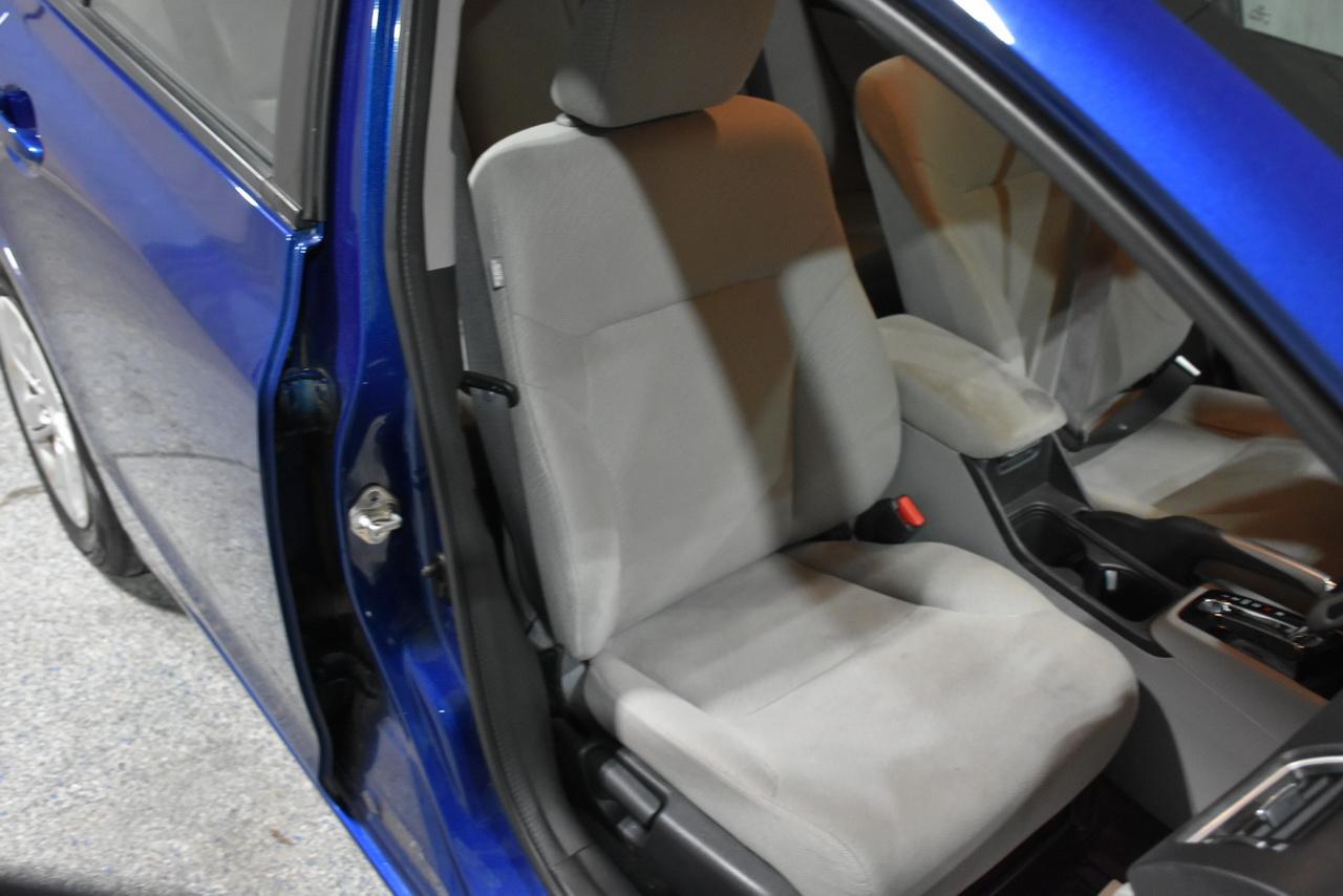 Honda Civic LX Sedan 5-Speed AT 2013