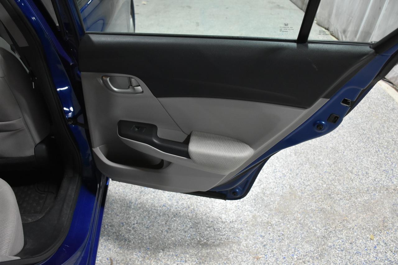 Honda Civic LX Sedan 5-Speed AT 2013