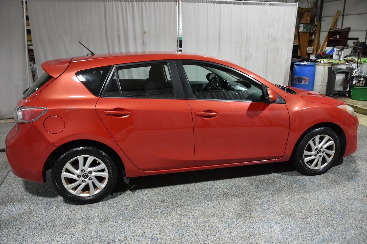 Mazda MAZDA3 i Touring AT 5-Door 2013