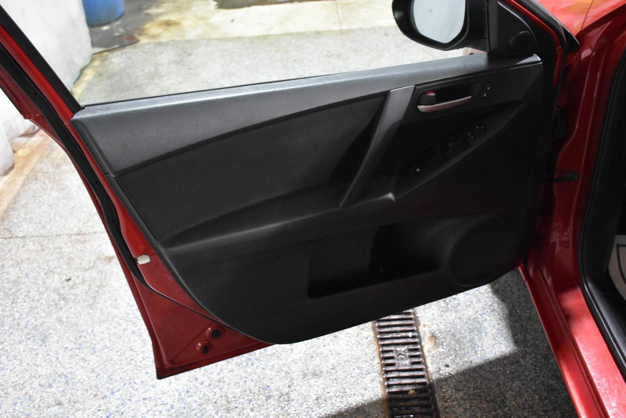 Mazda MAZDA3 i Touring AT 5-Door 2013