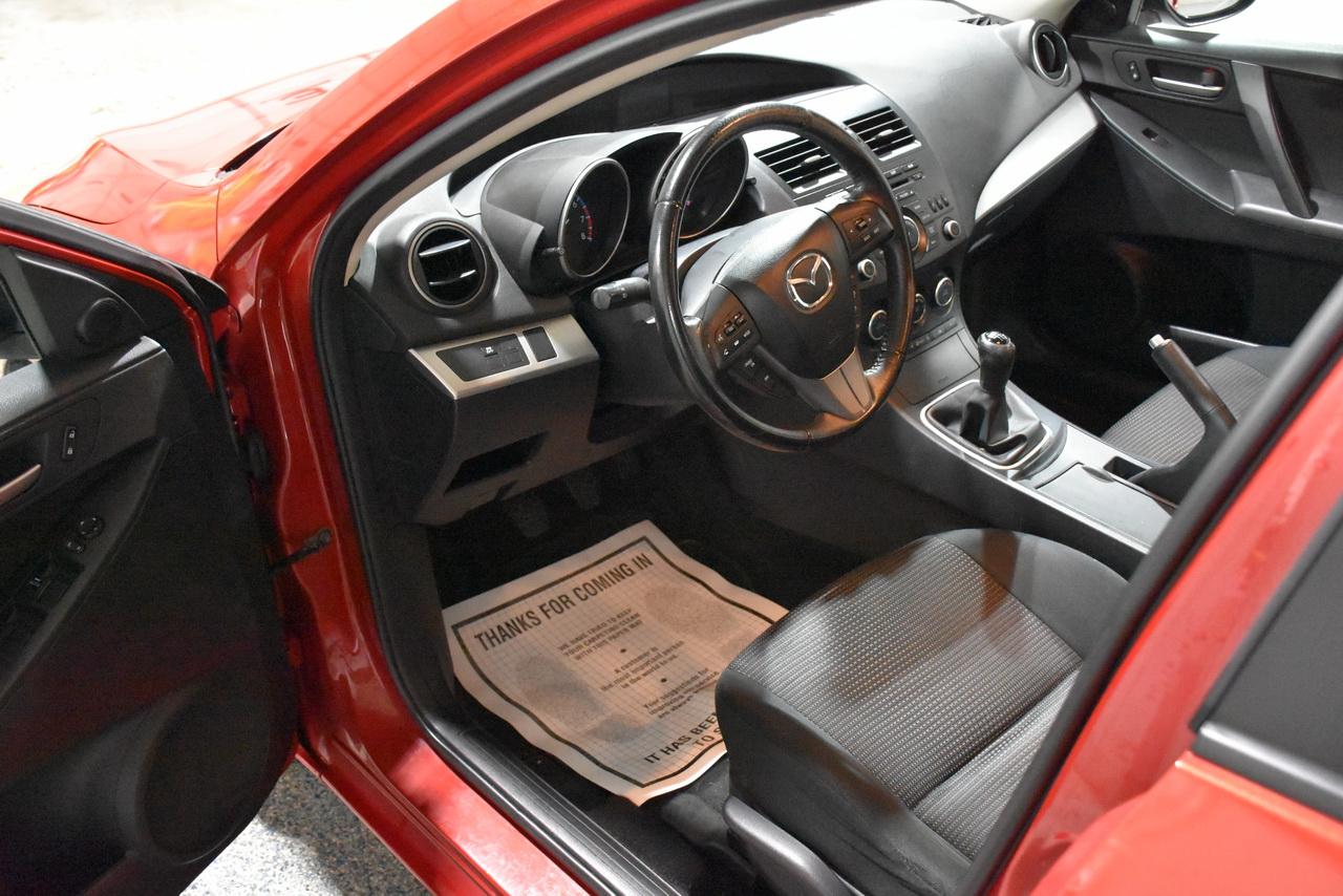 Mazda MAZDA3 i Touring AT 5-Door 2013