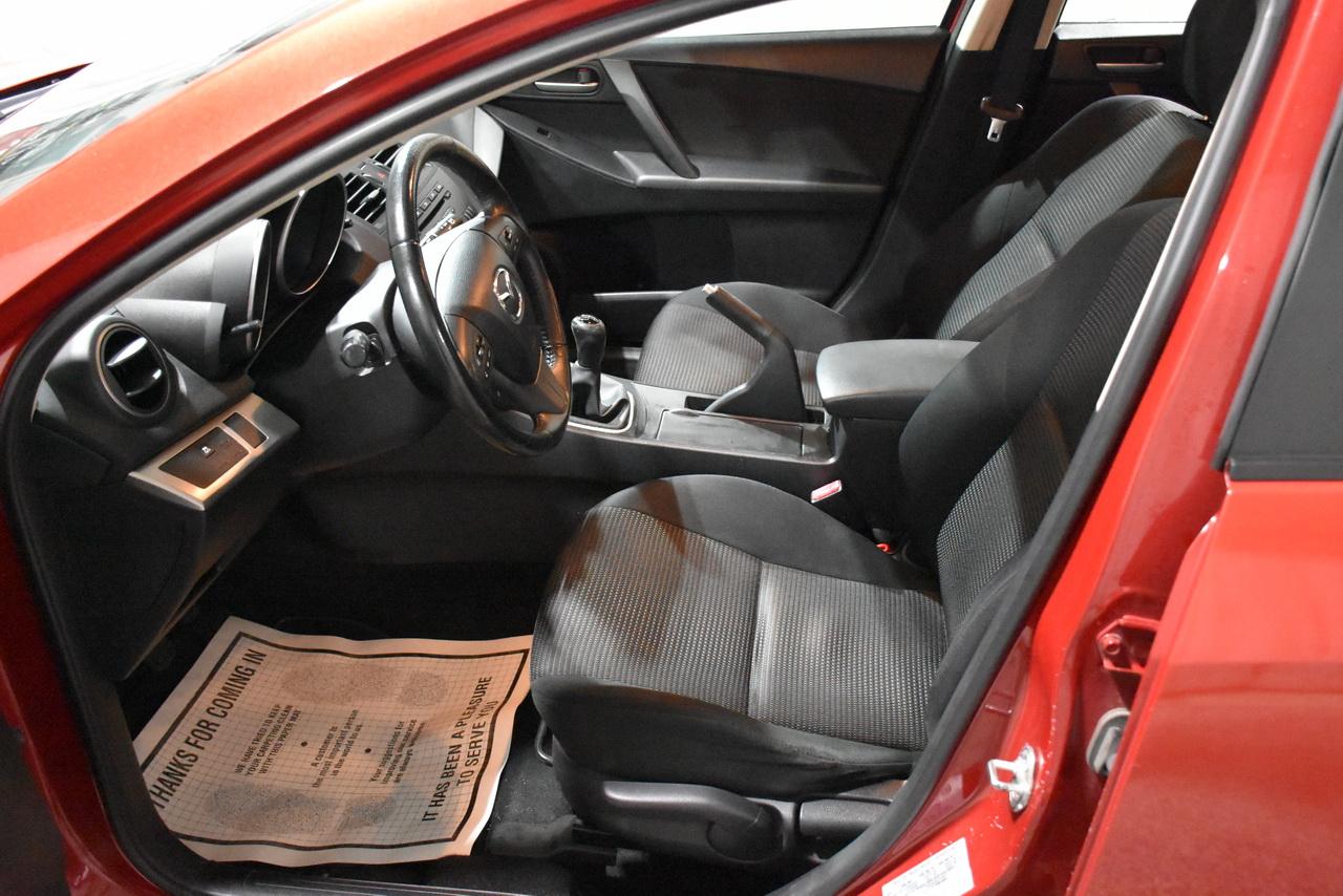 Mazda MAZDA3 i Touring AT 5-Door 2013