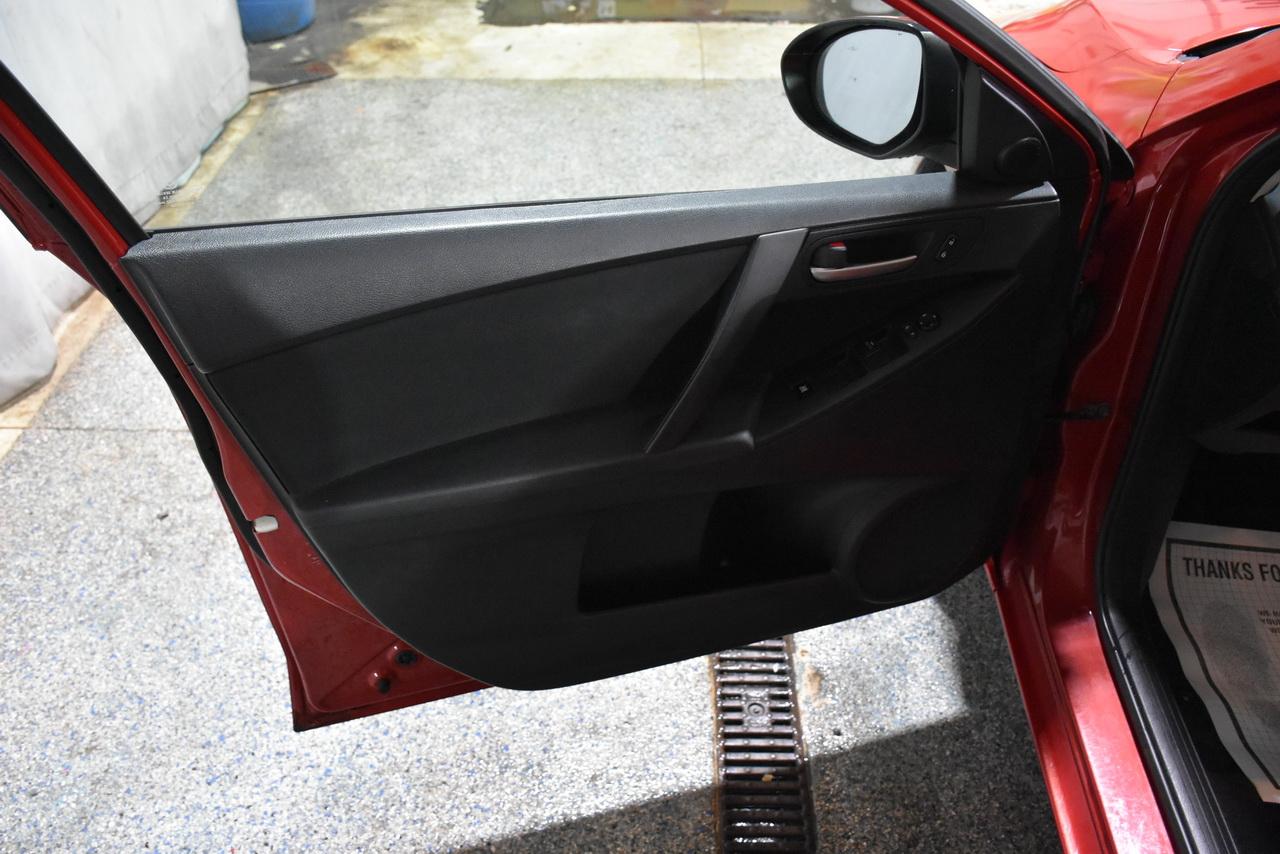 Mazda MAZDA3 i Touring AT 5-Door 2013