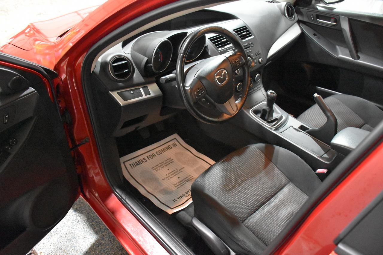 Mazda MAZDA3 i Touring AT 5-Door 2013