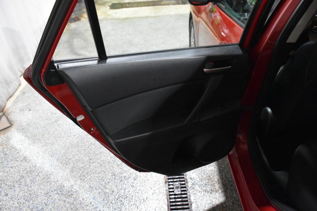 Mazda MAZDA3 i Touring AT 5-Door 2013