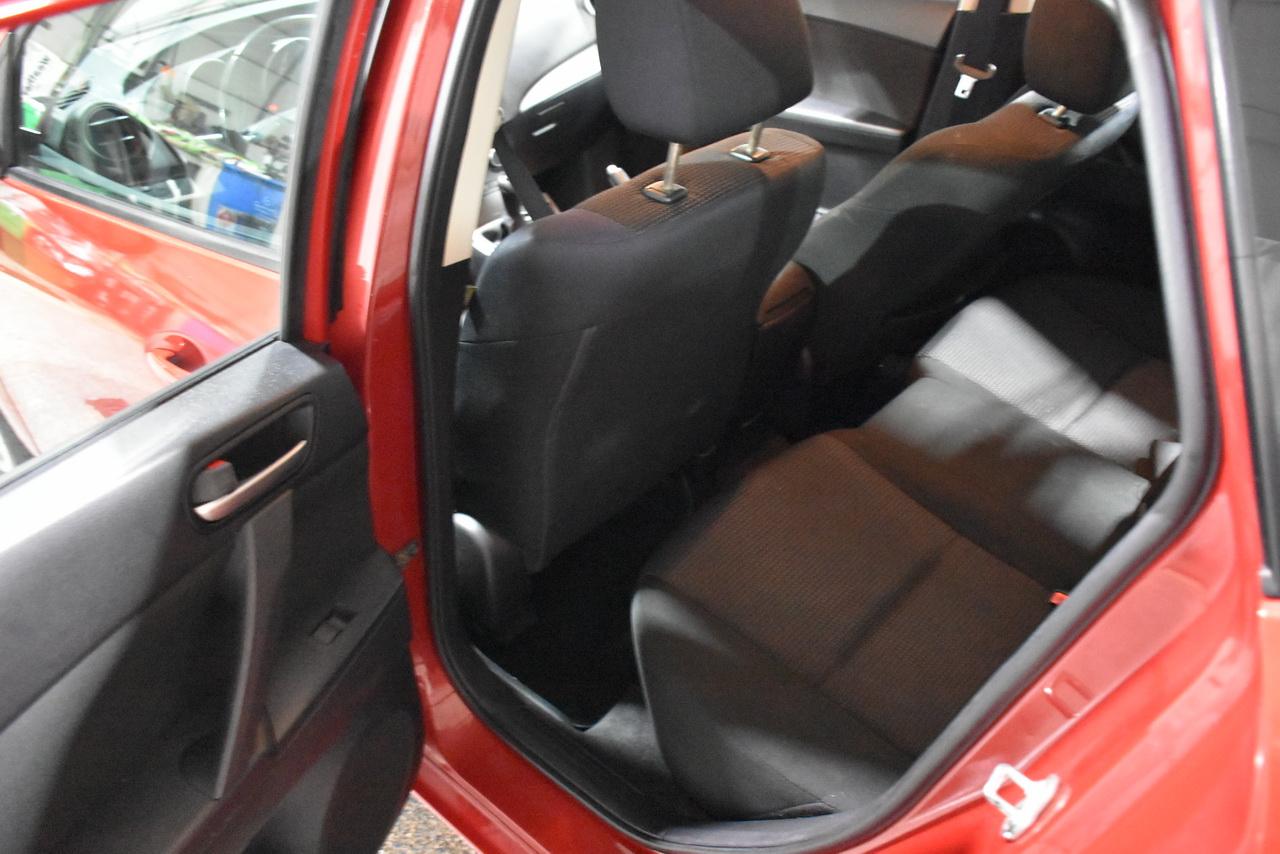 Mazda MAZDA3 i Touring AT 5-Door 2013