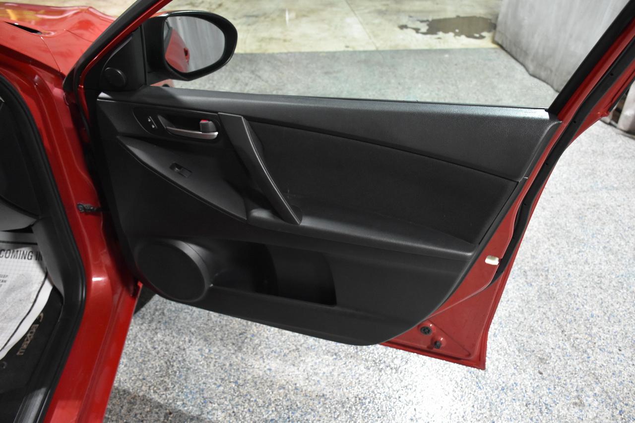 Mazda MAZDA3 i Touring AT 5-Door 2013