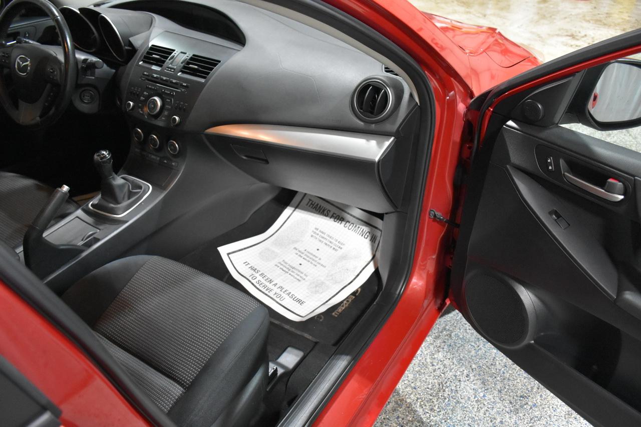 Mazda MAZDA3 i Touring AT 5-Door 2013