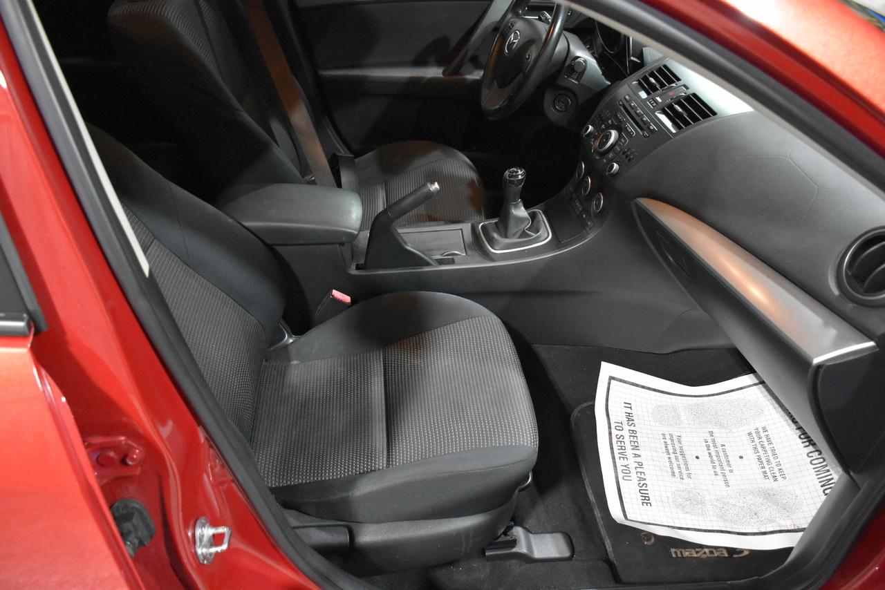 Mazda MAZDA3 i Touring AT 5-Door 2013
