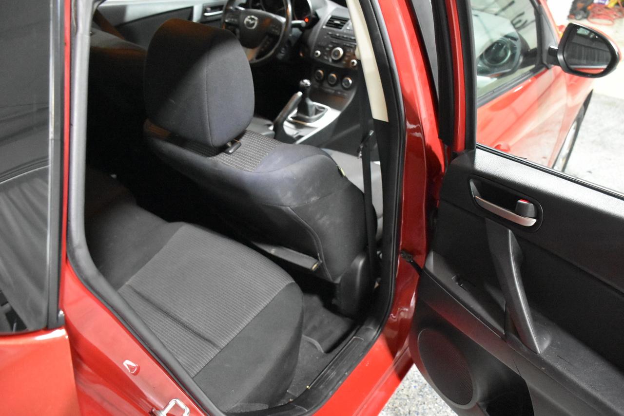 Mazda MAZDA3 i Touring AT 5-Door 2013