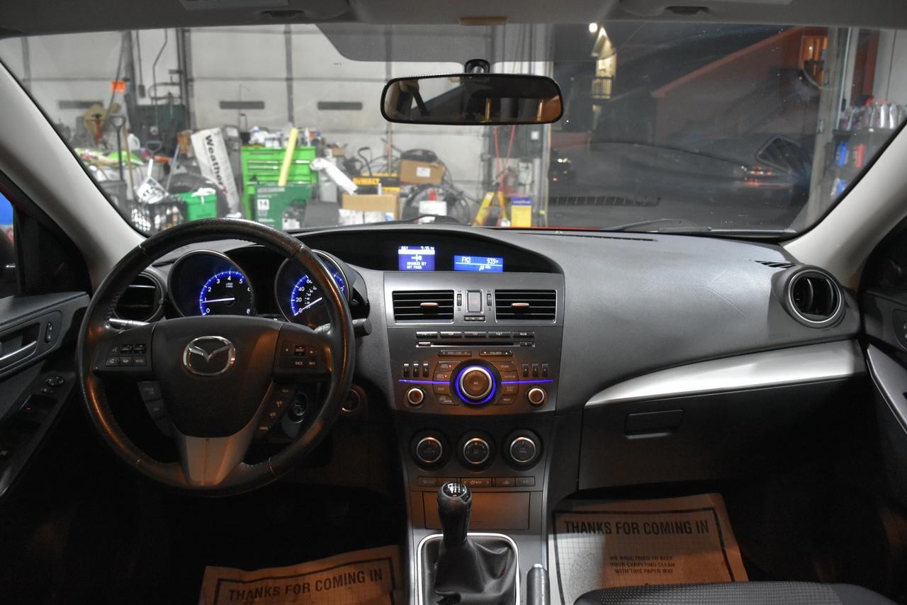 Mazda MAZDA3 i Touring AT 5-Door 2013