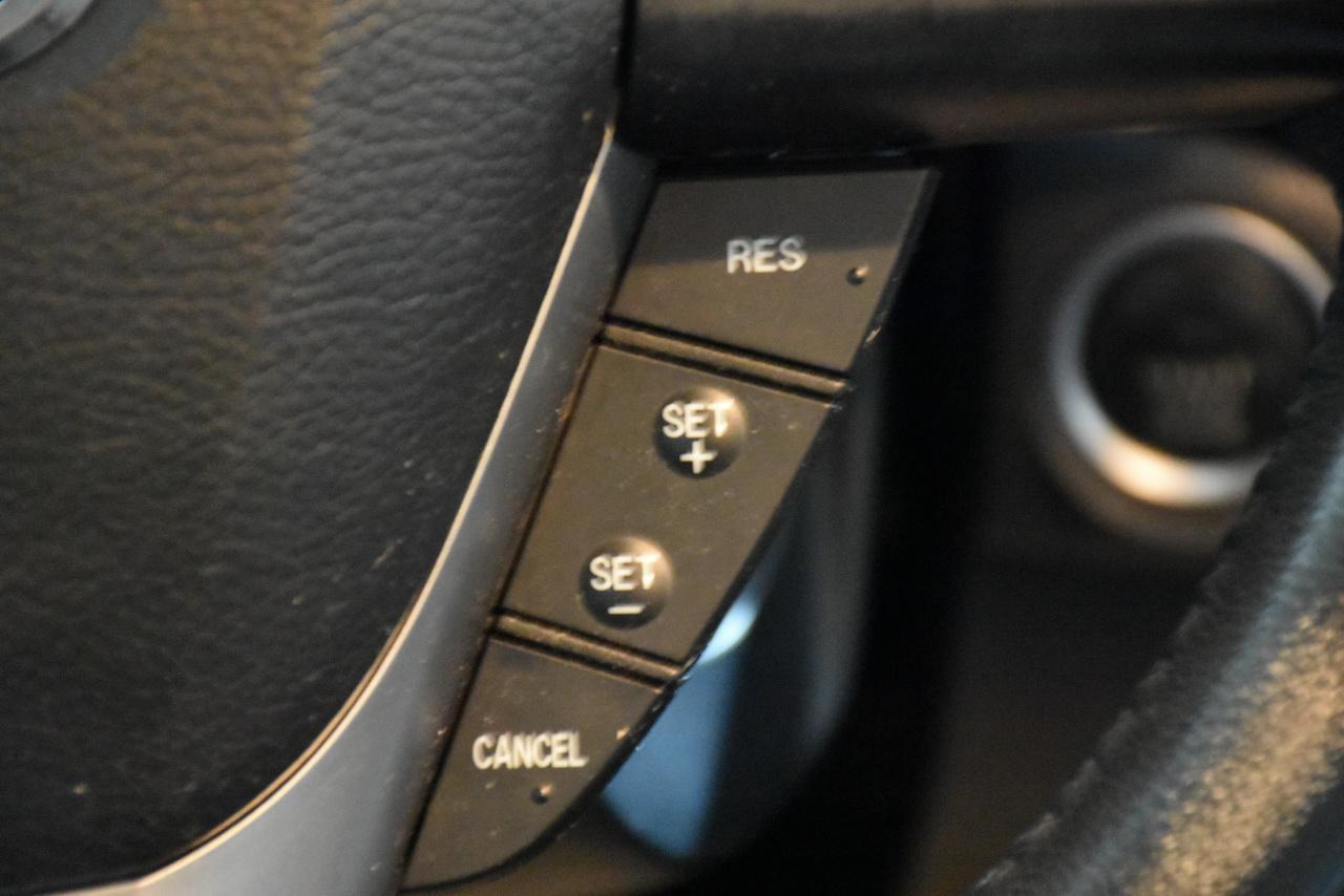 Mazda MAZDA3 i Touring AT 5-Door 2013