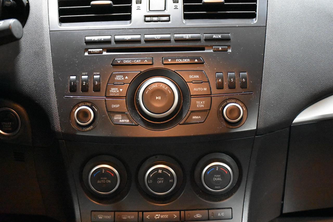 Mazda MAZDA3 i Touring AT 5-Door 2013