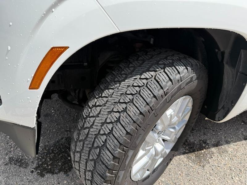 Nissan Frontier S Crew Cab 4WD 2023