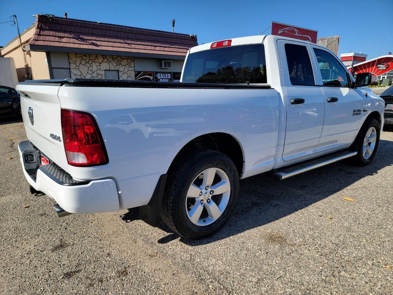 RAM 1500 ST Quad Cab 4WD 2014