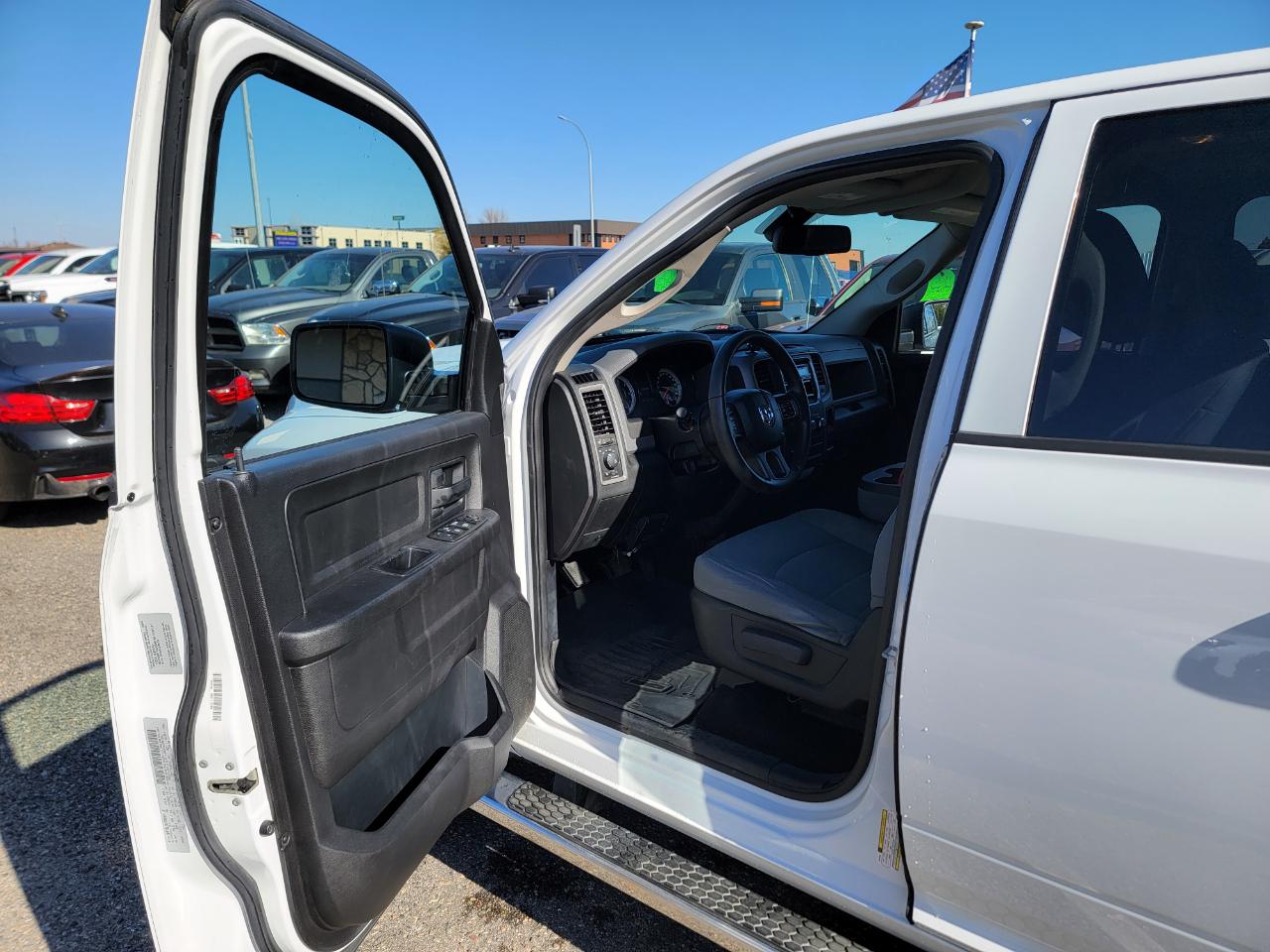 RAM 1500 ST Quad Cab 4WD 2014
