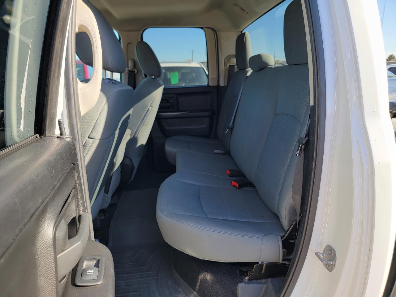 RAM 1500 ST Quad Cab 4WD 2014