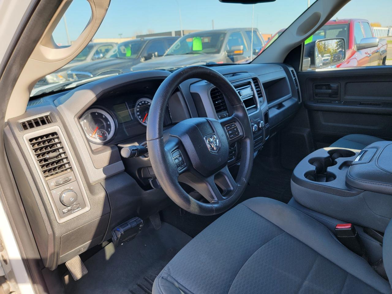 RAM 1500 ST Quad Cab 4WD 2014