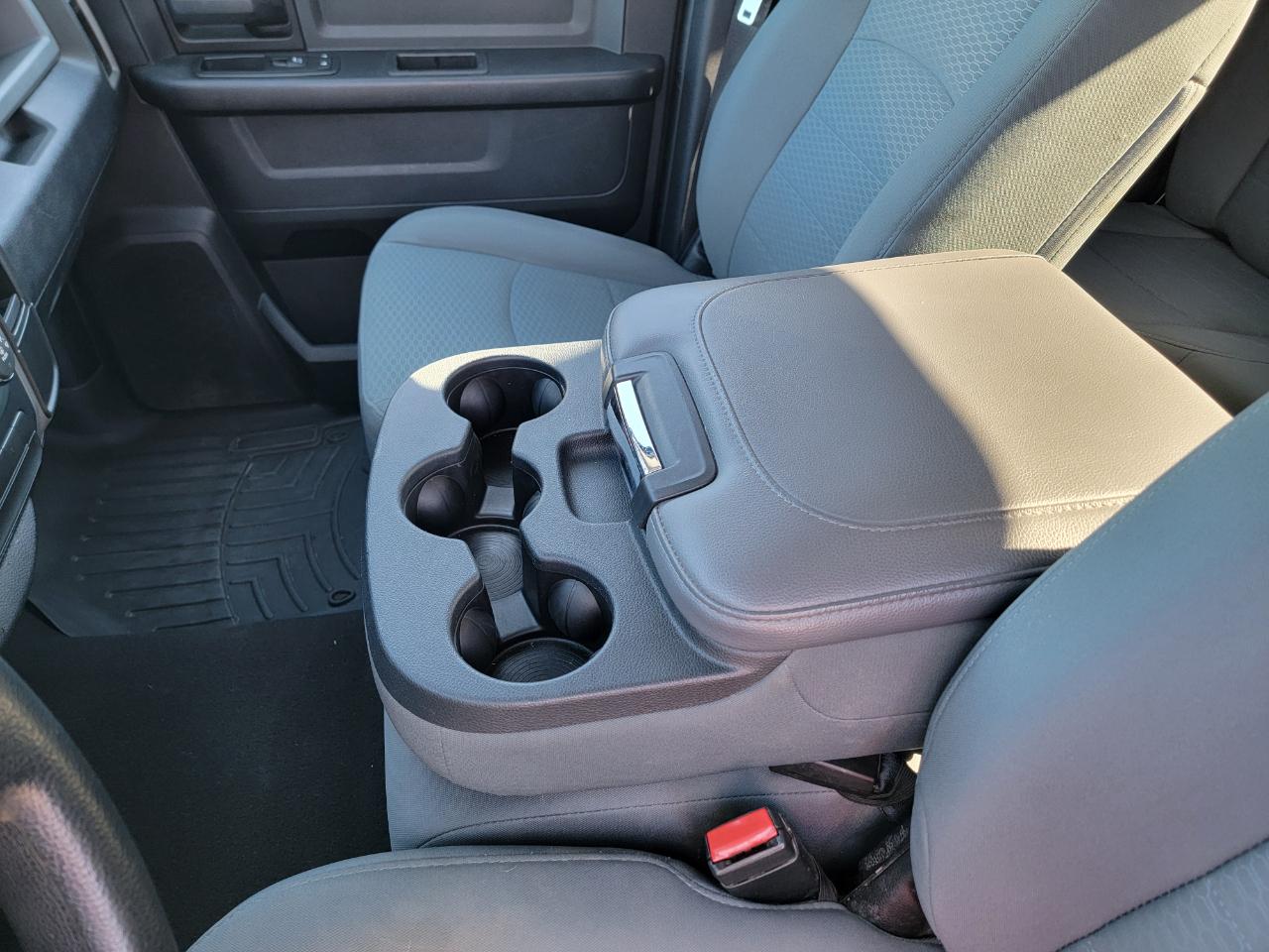 RAM 1500 ST Quad Cab 4WD 2014