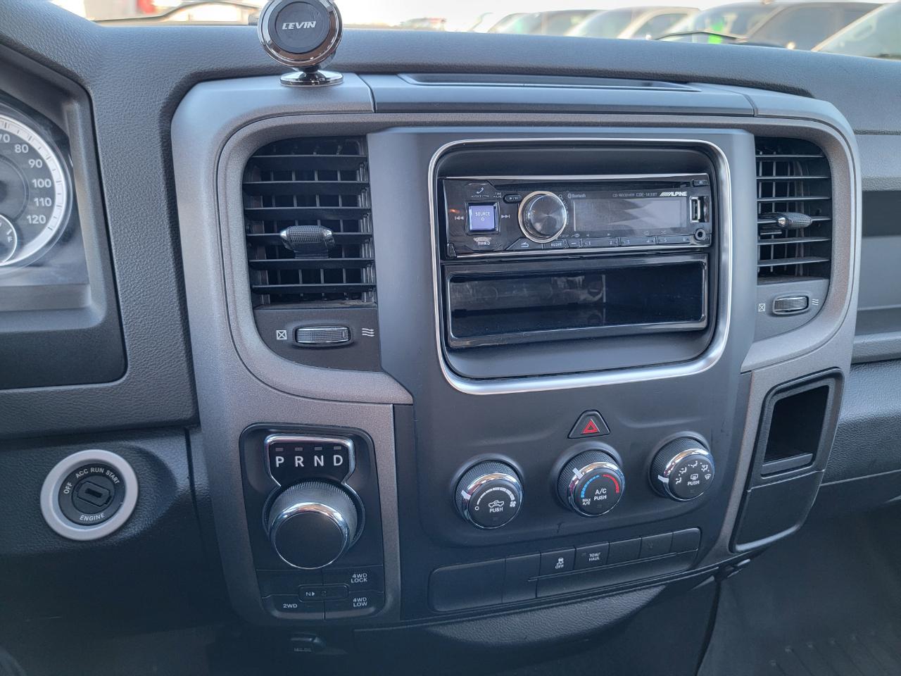 RAM 1500 ST Quad Cab 4WD 2014