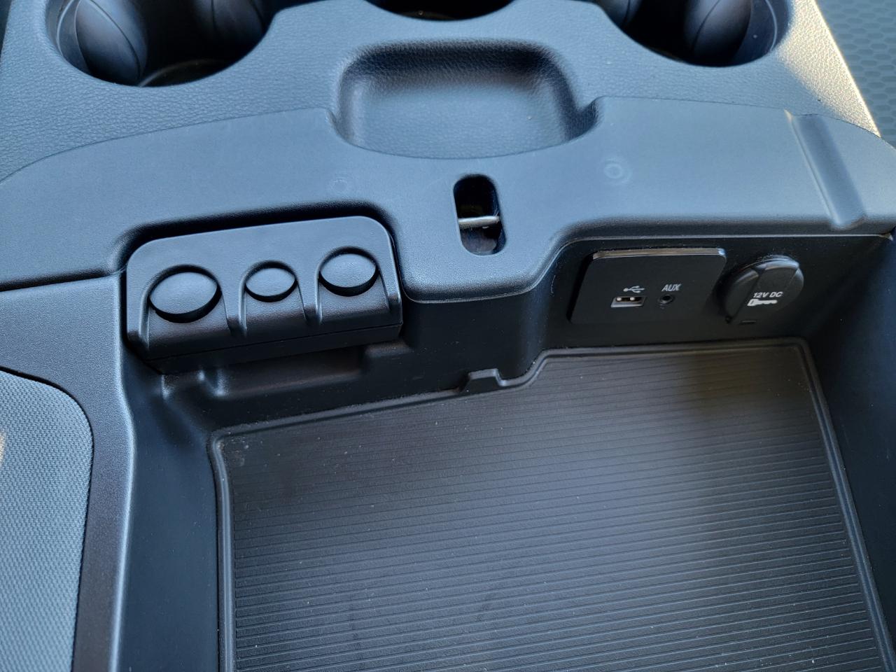 RAM 1500 ST Quad Cab 4WD 2014