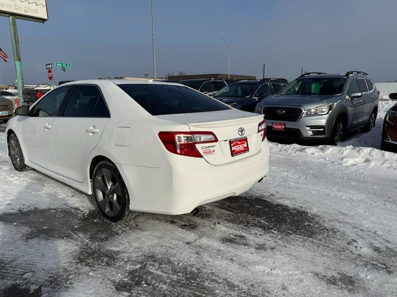 Toyota Camry SE V6 2012
