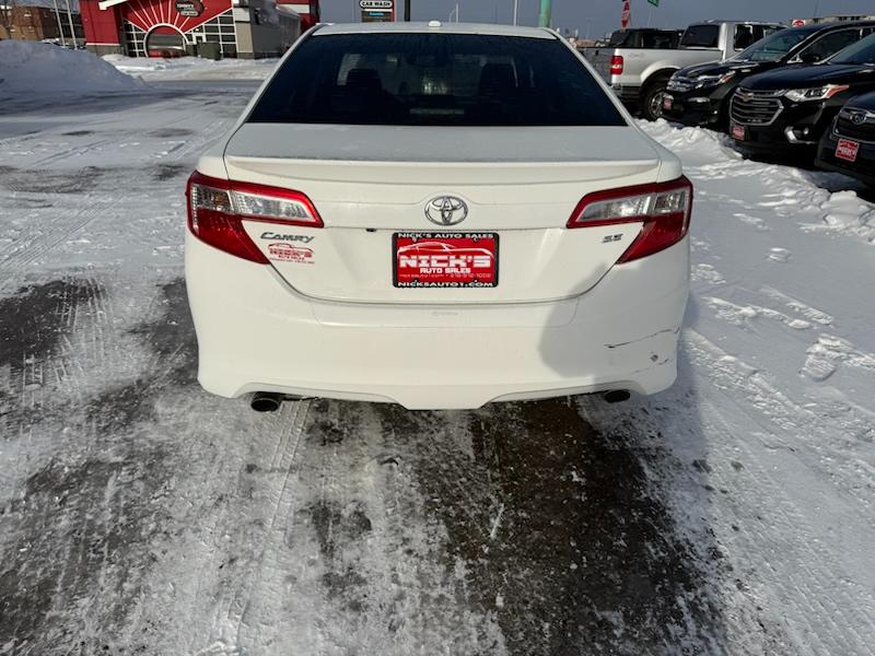 Toyota Camry SE V6 2012