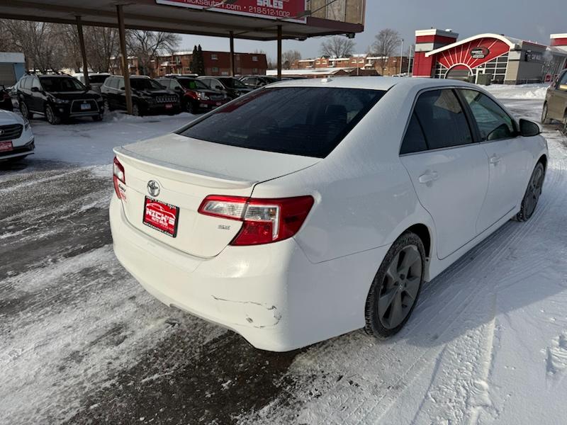 Toyota Camry SE V6 2012
