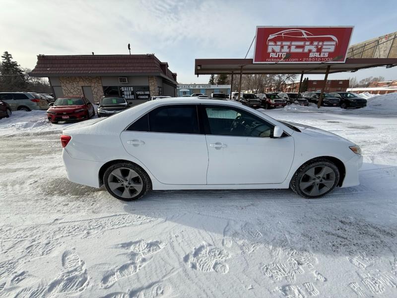 Toyota Camry SE V6 2012