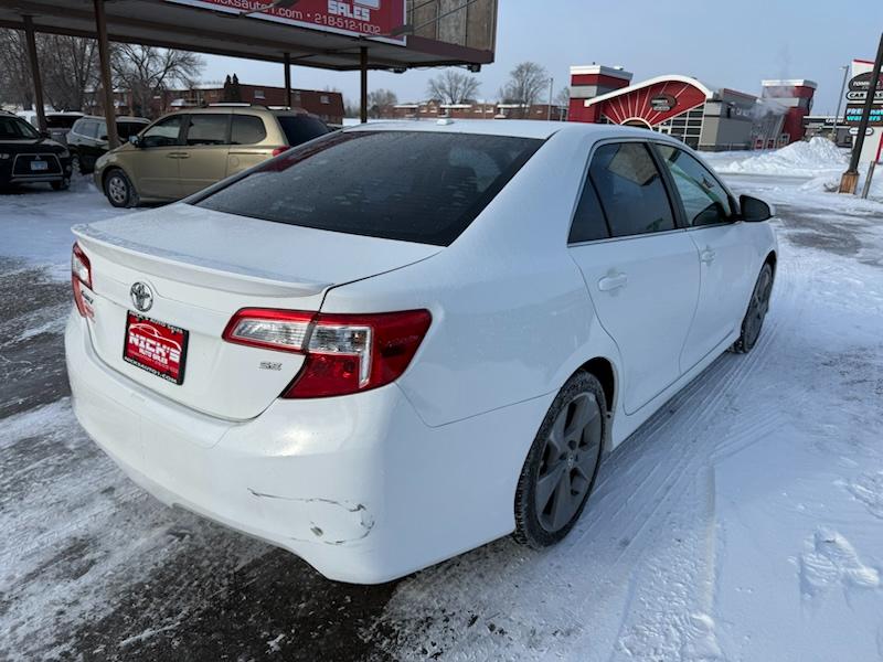 Toyota Camry SE V6 2012