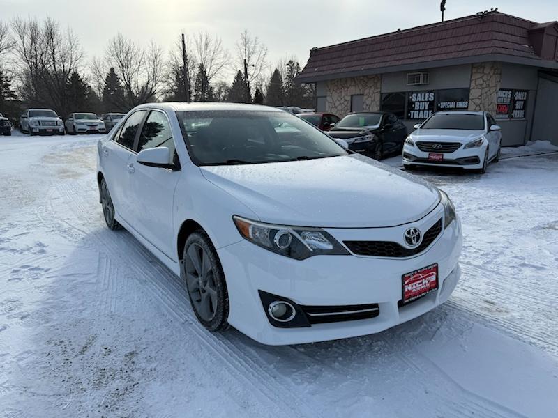 Toyota Camry SE V6 2012