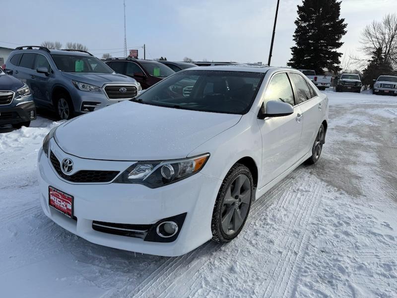 Toyota Camry SE V6 2012