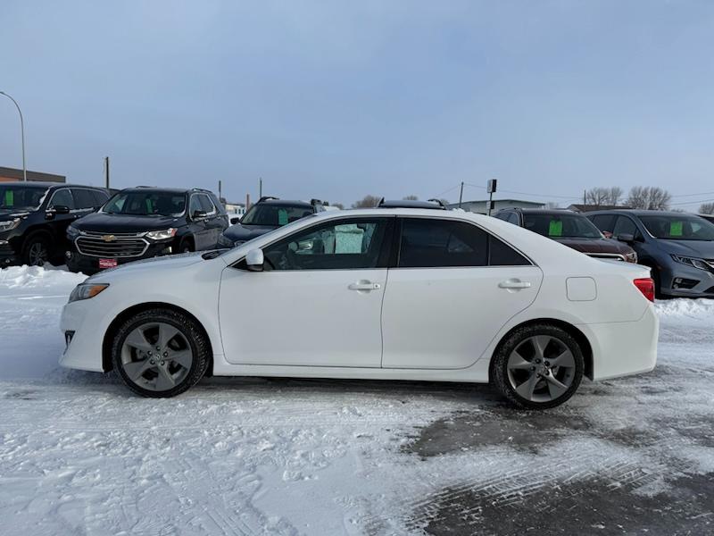 Toyota Camry SE V6 2012