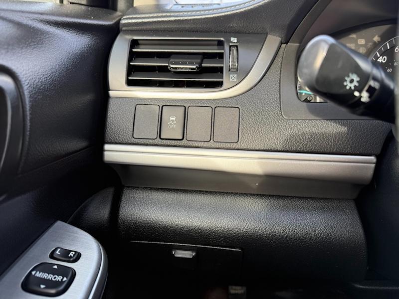 Toyota Camry SE V6 2012