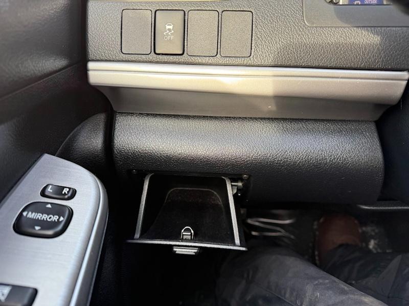 Toyota Camry SE V6 2012