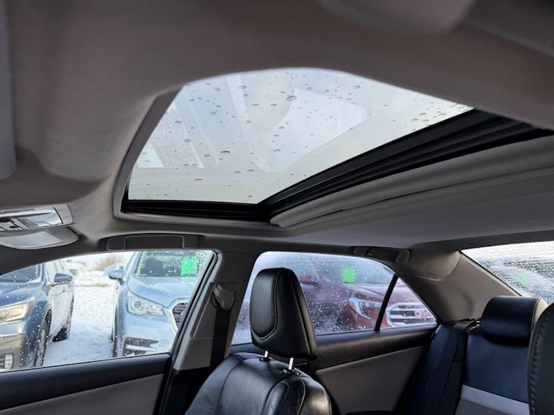 Toyota Camry SE V6 2012